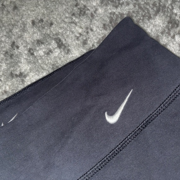 Nike Dri-FIT Black Yoga Pants Wide Leg Capri Stretch Activewear Size Medium - Picture 4 of 4